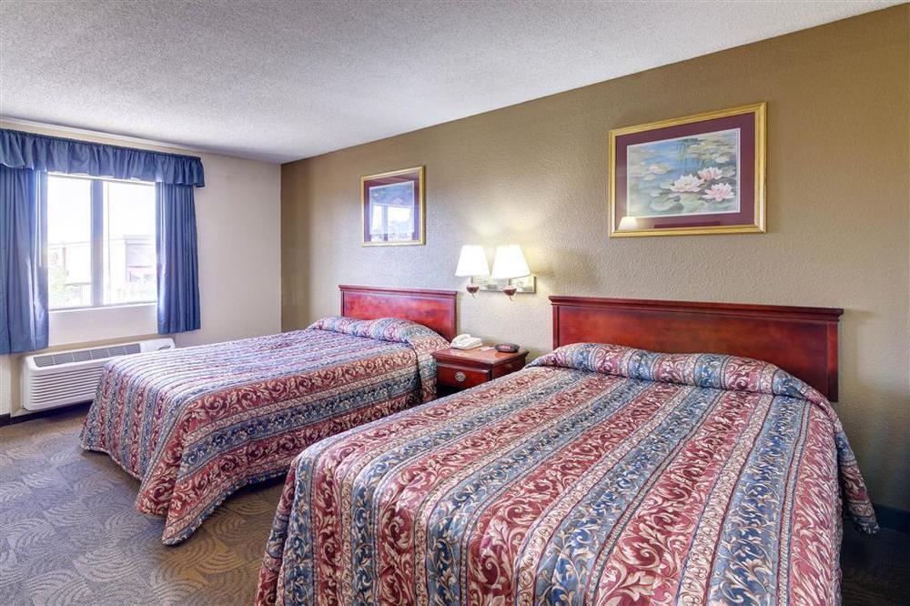 Regency Inn & Suites Biloxi Room photo